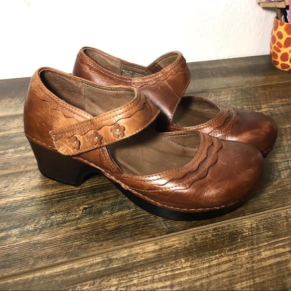 dansko clogs sale size 39